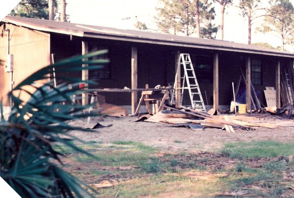 FL PORCH & STOVE (2)