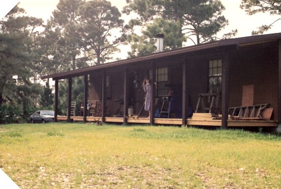 FL PORCH & STOVE (9)