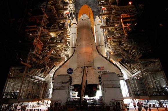 DISCOVERY OV103 VAB ROLL OUT